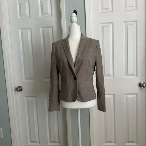 H&M Light Brown Three Pocket One Button Blazer Size 8 - Picture 3 of 7